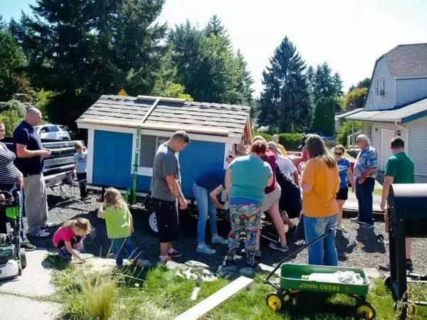 这张能刷卡的海报，给了孩子改变世界的权力