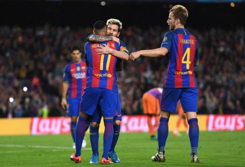 半场结束和梅西换球衣,半场五子登科梅西