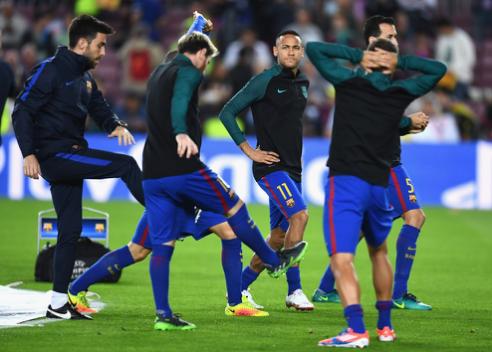 半场结束和梅西换球衣,半场五子登科梅西