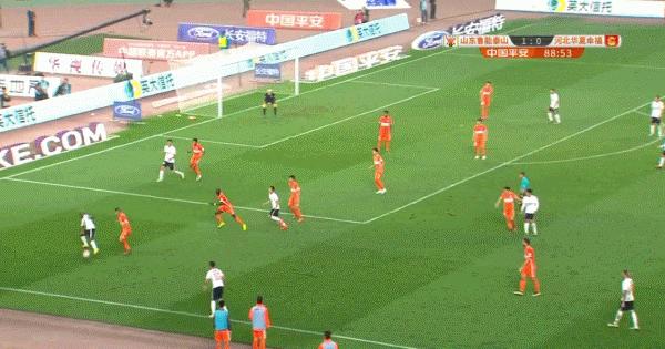 张琳芃重炮打门柱赵明剑超远距离奔袭本轮差点成为经典的瞬间