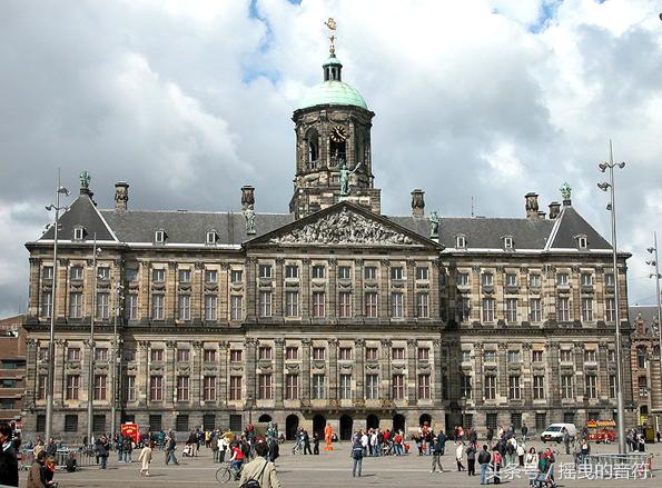 当足球成为艺术足球,当足球走进灵魂