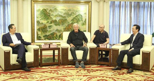 签下里皮或拯救国足当功臣，蔡振华这次没得黑了吧？