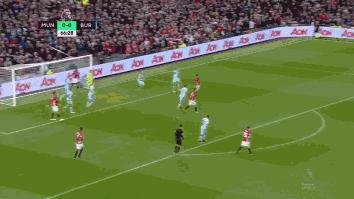 曼联三次离谱传中,曼联神奇换人3分钟破门