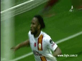 足球场上的尴尬失误瞬间,疯狂的足球2019世界足坛搞笑瞬间