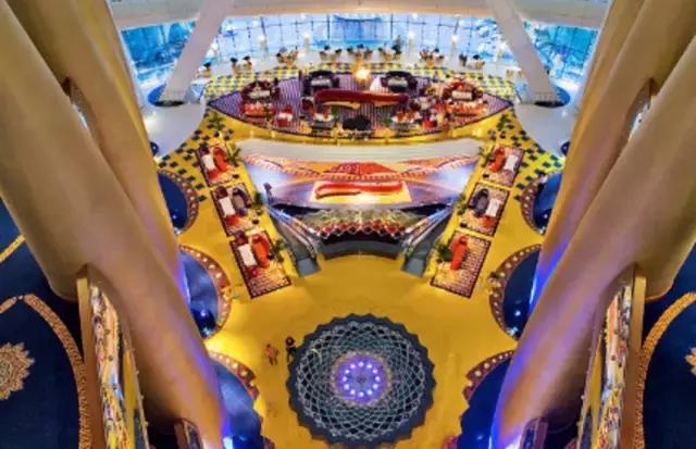 用一支口红就能搞定的妹子，直男为什么要买包？