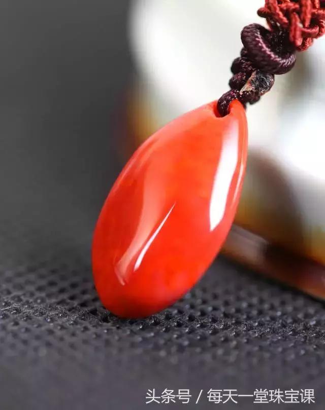 60后、70后为什么会有那么多女神，看看她们戴的珠宝就知道了