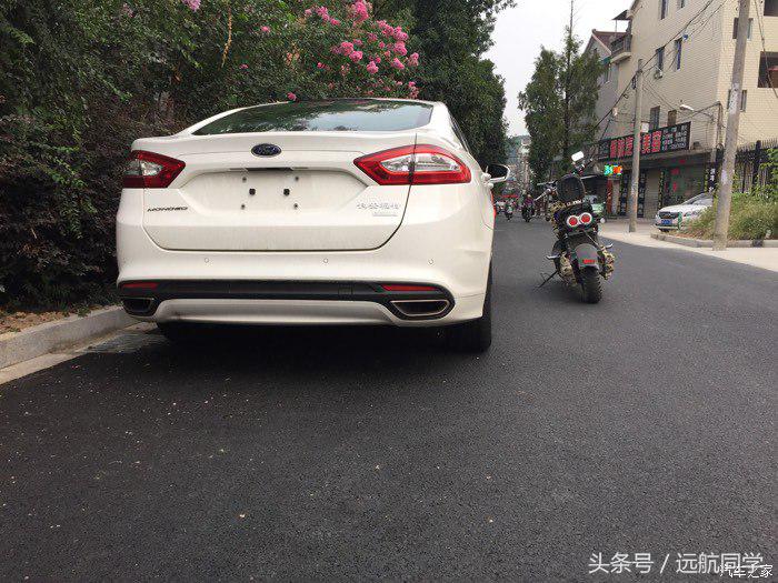 90后大学毕业生艰苦创业，喜提蒙迪欧1.5T时尚型