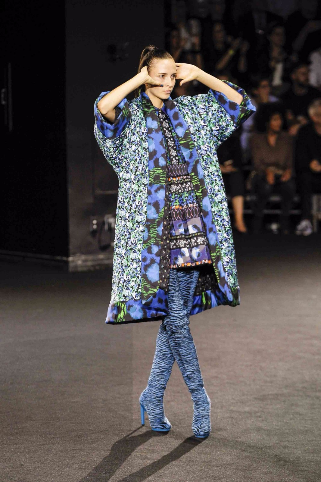 范爷绝世美颜，还是把KenzoXHM穿成了花老虎