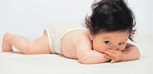 宝宝粑粑有红血丝还有果冻粘稠,宝宝拉冻冻的便便怎么回事