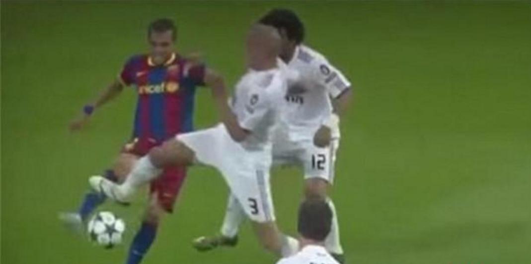 脚踢梅西,脚踢梅西的视频