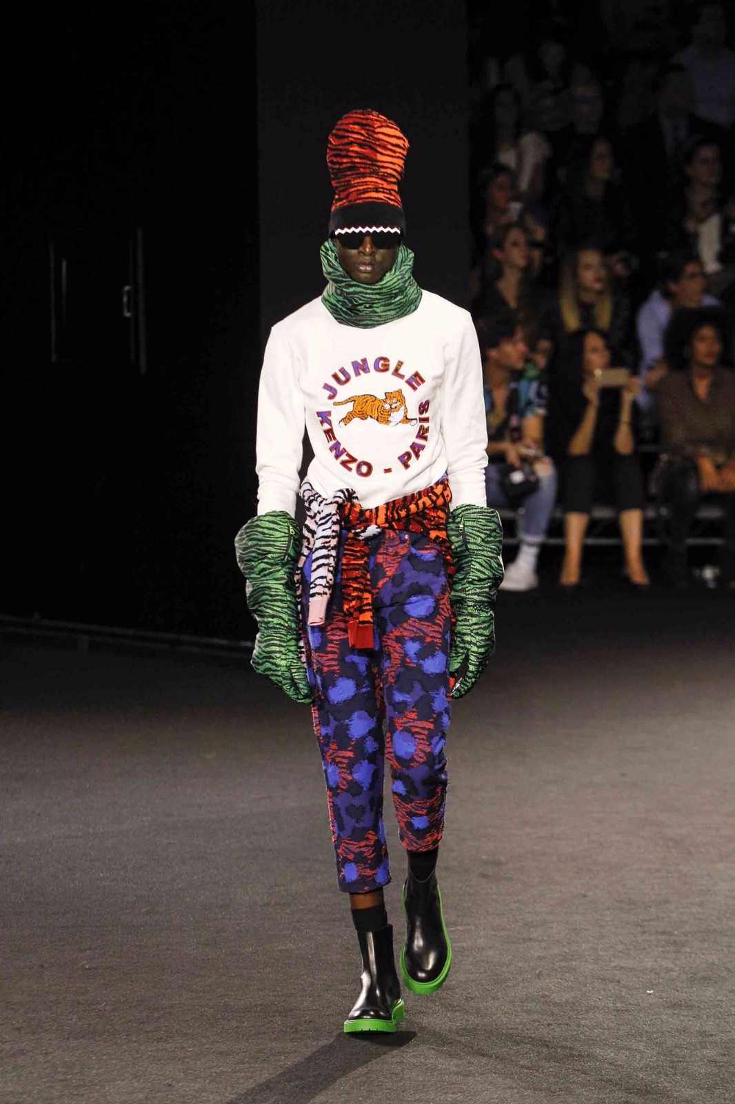 范爷绝世美颜，还是把KenzoXHM穿成了花老虎