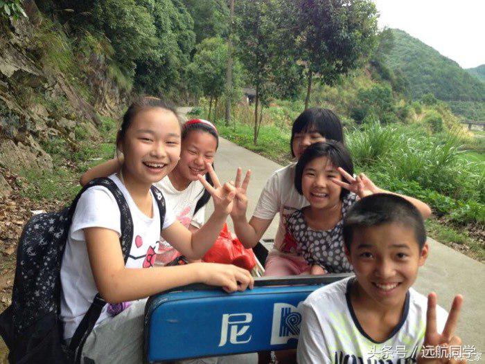 90后大学毕业生艰苦创业，喜提蒙迪欧1.5T时尚型