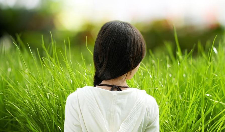 过敏性皮炎面部皮炎是怎么造成的,面部皮炎是什么样的有图片吗