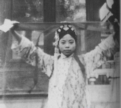 清朝灭亡后皇后嫔妃们去哪了,清朝灭亡后妃子们怎么样了