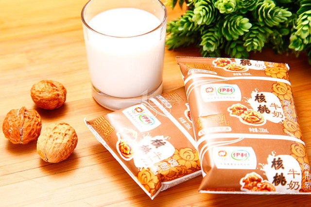 袋牛奶和盒子牛奶一样吗,牛奶包装盒和袋有什么区别