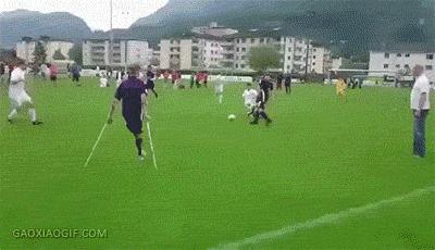 疯狂足球搞笑足球集锦,足球超级大失误视频集锦
