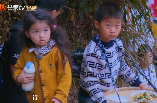 爸爸4里腼腆小男孩终于有台词了，还挺活泼的，原来名字叫欣宇！