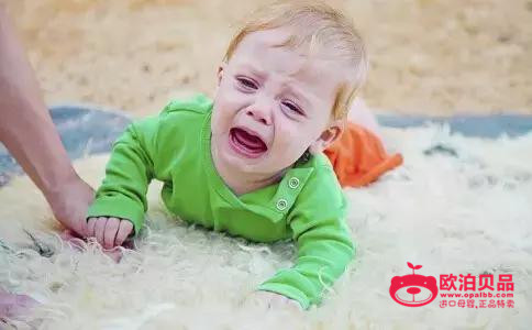 宝宝夜间哭闹该怎么哄,宝宝夜间哭闹该不该讲迷信