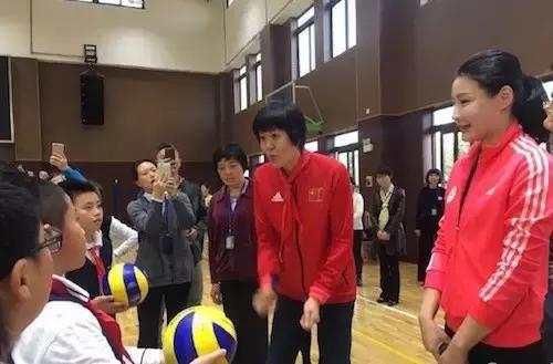 郎平在上海的这个细节，或许暴露了她至今未能续约的根本原因