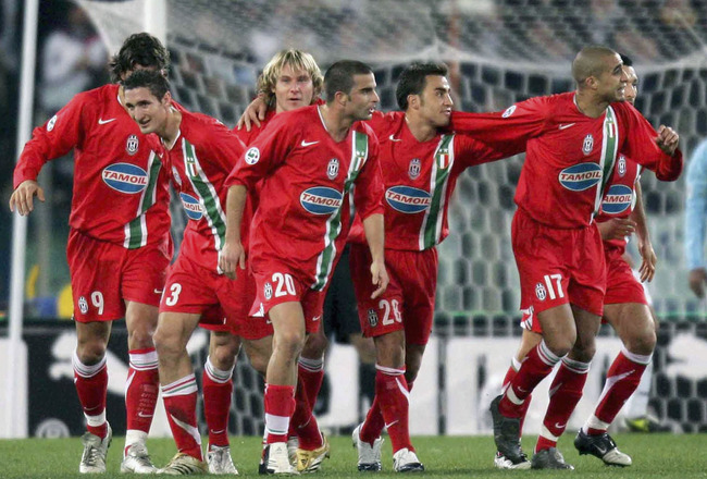 尤文图斯2018款球衣,尤文图斯120周年纪念款