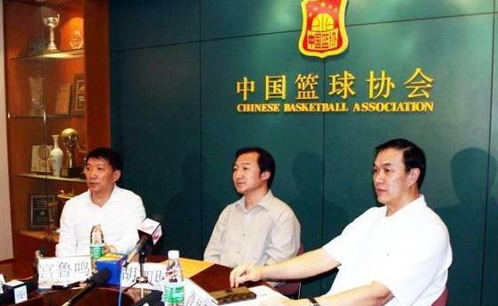 易建联李宁事件李宁处理结果,易建联脱鞋事件对李宁影响