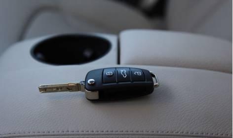 汽车遥控钥匙没电原因及解决办法,请问汽车遥控钥匙没电怎么办