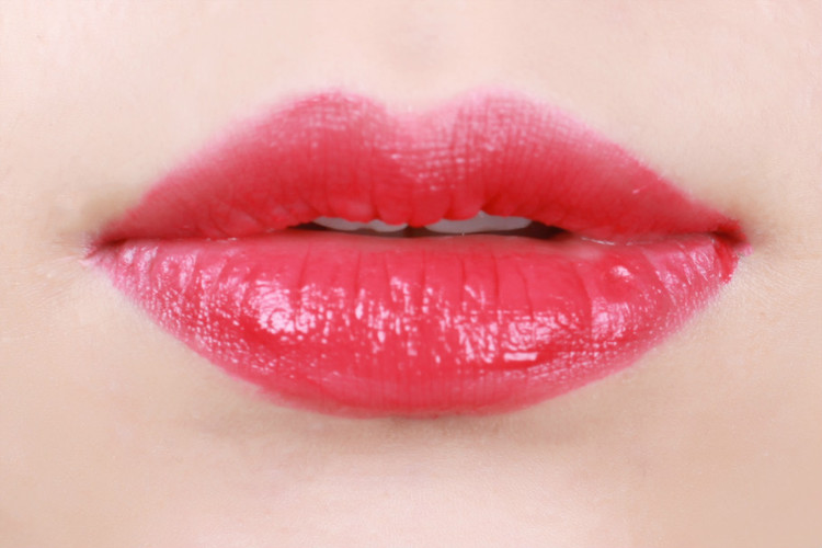 冬天嘴皮干裂怎么办,南方人冬天到北方嘴唇干裂怎么办