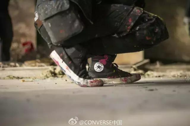 白色帆布鞋太难洗了,帆布鞋没什么脏就不要洗