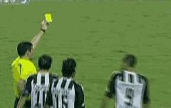 足球场上的尴尬失误瞬间,疯狂的足球2019世界足坛搞笑瞬间