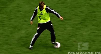 足球场上的尴尬失误瞬间,疯狂的足球2019世界足坛搞笑瞬间