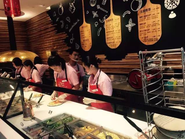 德克士母公司首开新概念披萨店,德克士新品披萨