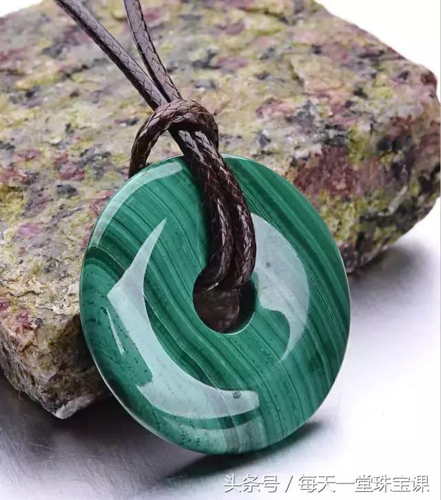 60后、70后为什么会有那么多女神，看看她们戴的珠宝就知道了