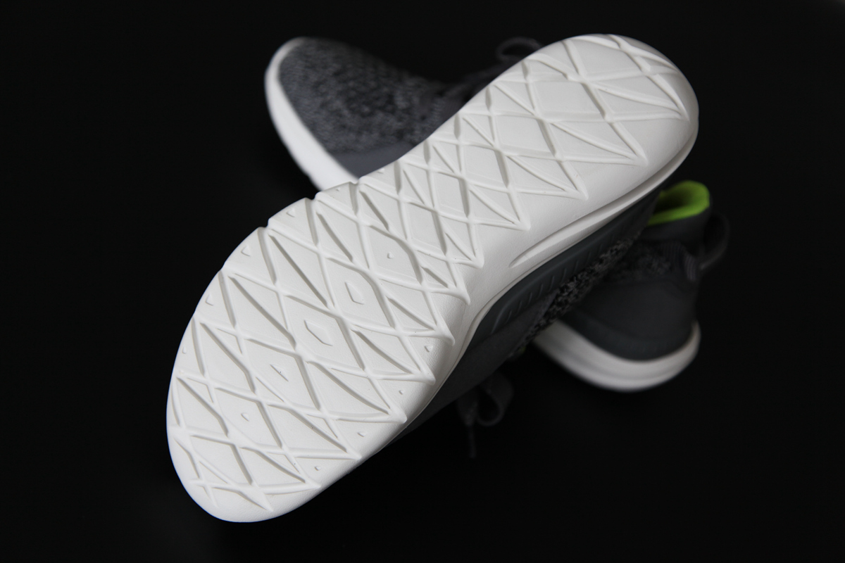 小米freetie超轻运动鞋评测,小米freetie云弹轻跑鞋米家运动鞋