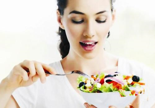 皮肤干燥多喝水能保湿吗,皮肤干燥多喝水能好吗