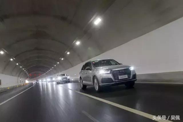 奥迪q73.0t最新版驾驶体验,奥迪q72.0t是什么发动机