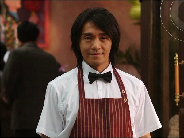 功夫周星驰踩爆足球什么寓意,功夫周星驰镜头解读