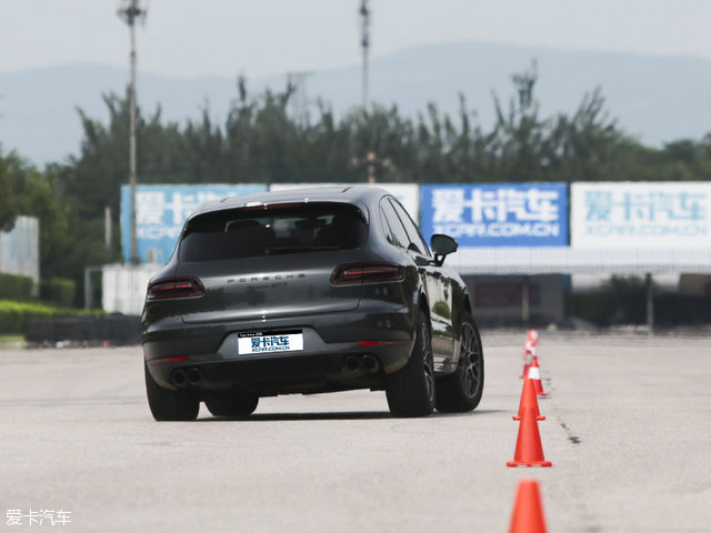 f-pace对比xc60,fpace和x4推荐哪款呢