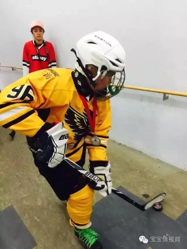 天了噜，学冰球让我的娃超man的！