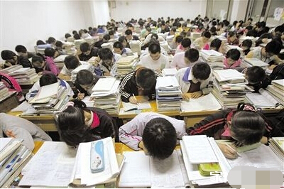 易建联脱鞋事件怎么回事,易建联脱鞋事件是哪双鞋子