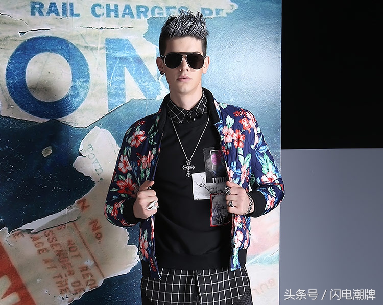 光有衣品还不够，这些时髦谨慎机，你Get了吗？