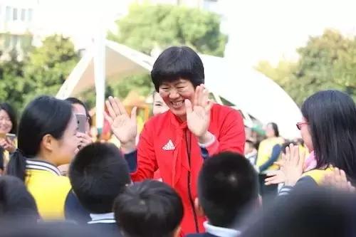 郎平在上海的这个细节，或许暴露了她至今未能续约的根本原因