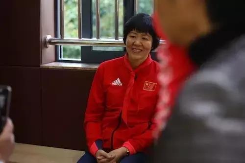 郎平在上海的这个细节，或许暴露了她至今未能续约的根本原因