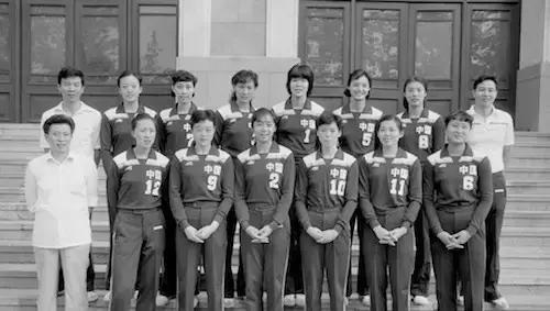 郎平在上海的这个细节，或许暴露了她至今未能续约的根本原因