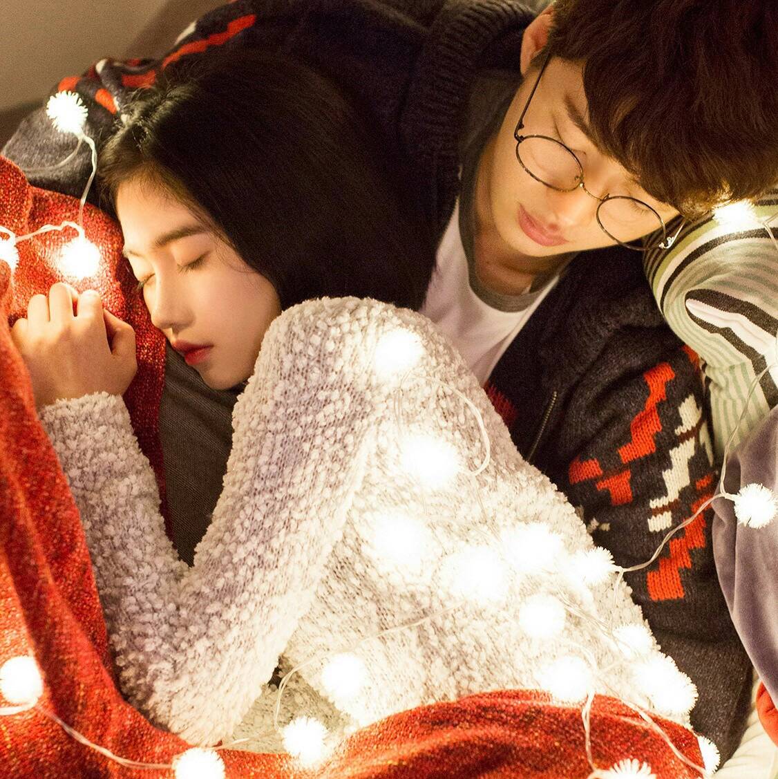 男生晚上几点都在想什么,男生搂着女朋友心里在想什么