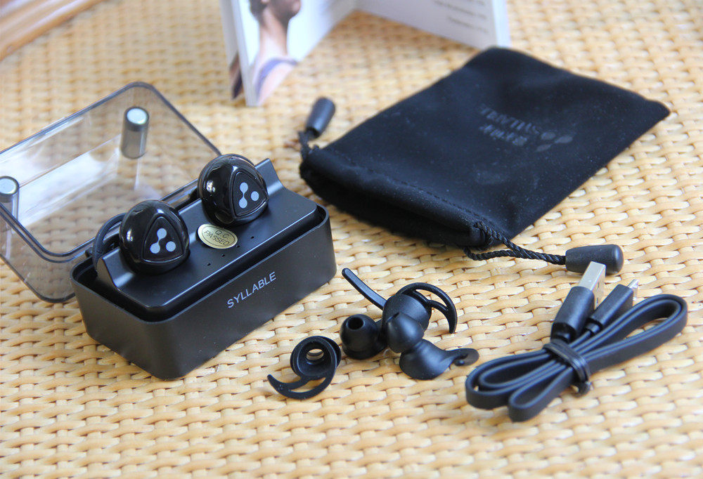 主耳机监听副耳机,主音质蓝牙耳机