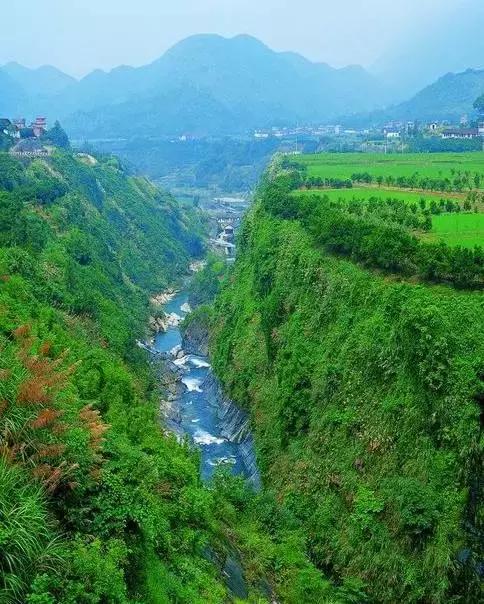 周末气温开始回升,周末天气转晴但温度低迷