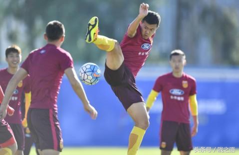 里皮带领国足赢韩国,里皮2比1胜卡塔尔