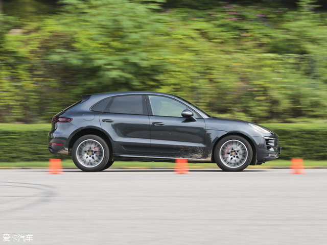 f-pace对比xc60,fpace和x4推荐哪款呢