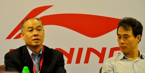 易建联脱鞋事件怎么回事,易建联脱鞋事件是哪双鞋子