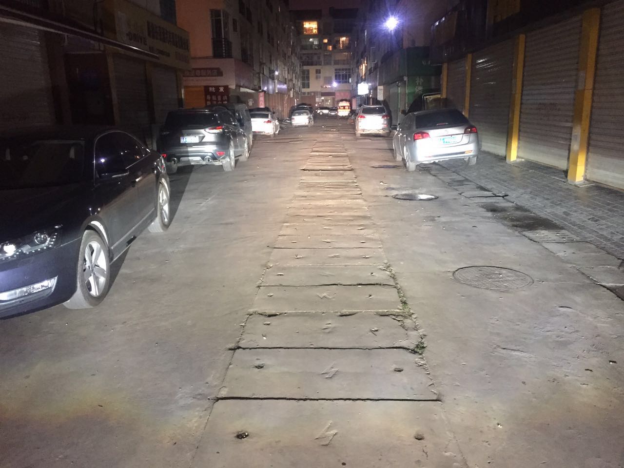 氙气灯跟led大灯有什么区别,2011年汉兰达换氙气灯泡